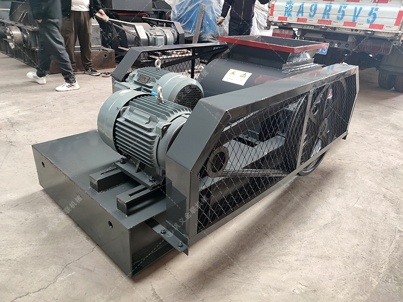 雙齒輥破碎機(jī)，如何解決大塊物料破碎的困擾？