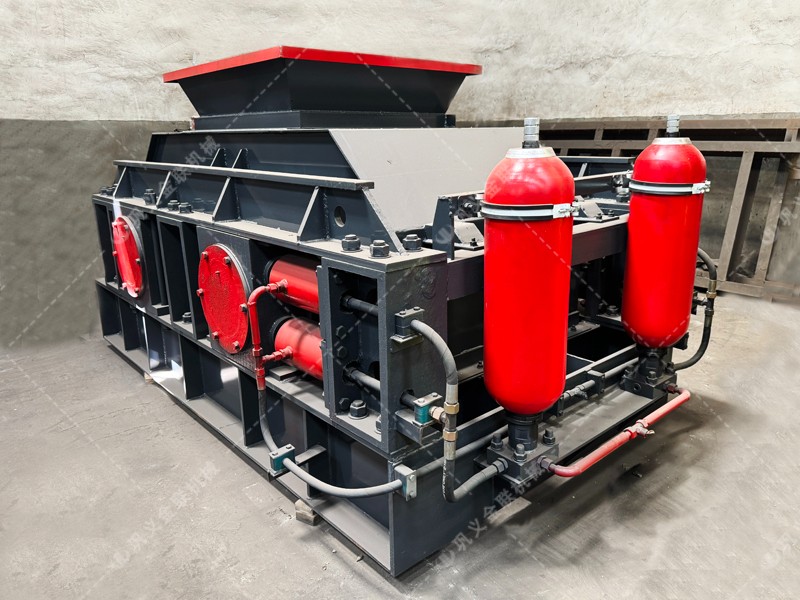 如何正確操作石英石對輥制砂機以提高生產效率？